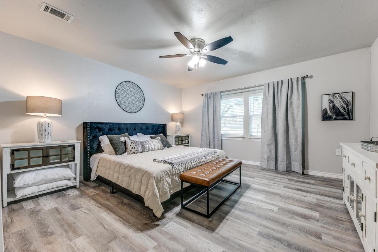 Cozy 4 Bedroom Home Blocks To Main Street And Wineries Fredericksburg Esterno foto