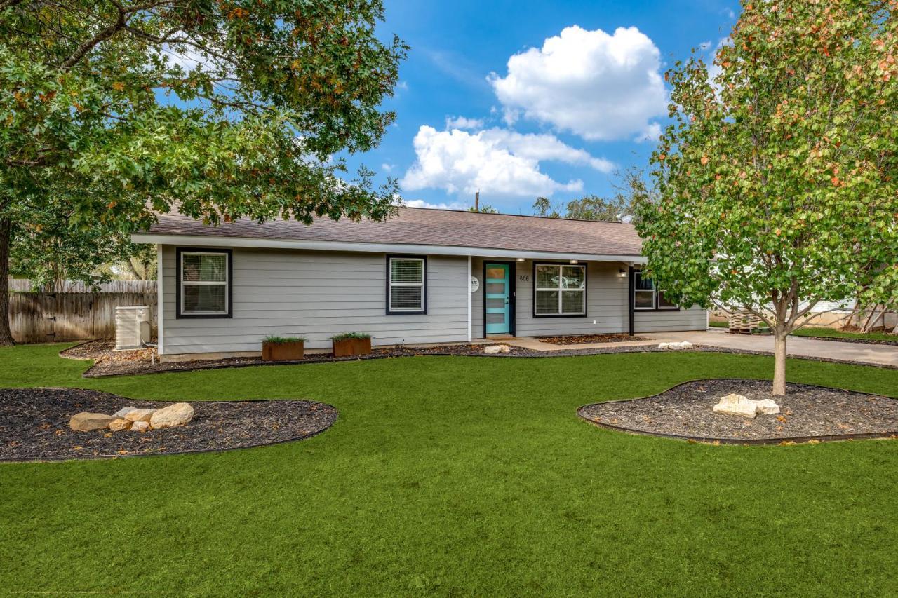 Cozy 4 Bedroom Home Blocks To Main Street And Wineries Fredericksburg Esterno foto