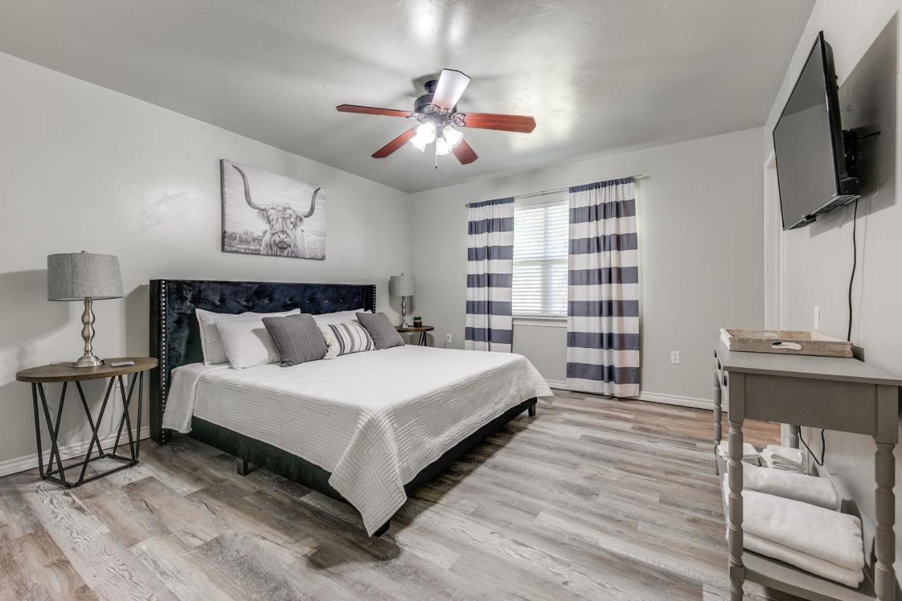 Cozy 4 Bedroom Home Blocks To Main Street And Wineries Fredericksburg Esterno foto